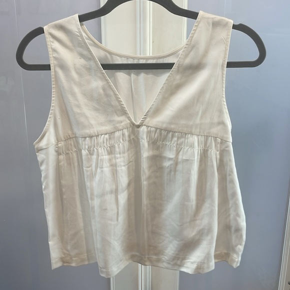 White Sleeveless Top - Picture 2 of 4